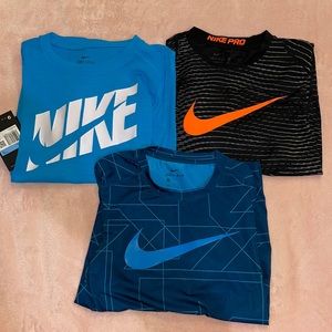 Boys medium Nike training dri-fit T-shirts